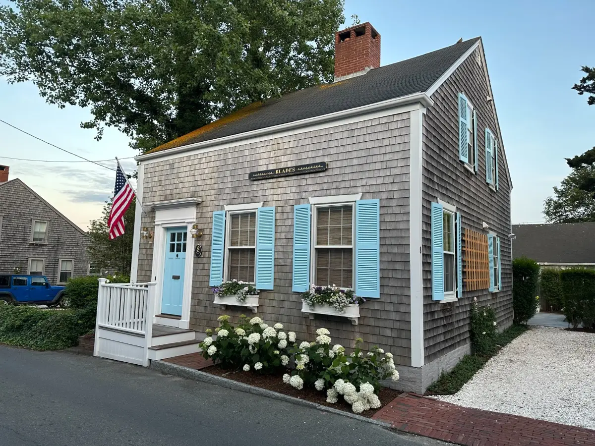 8 East Dover Street, Nantucket