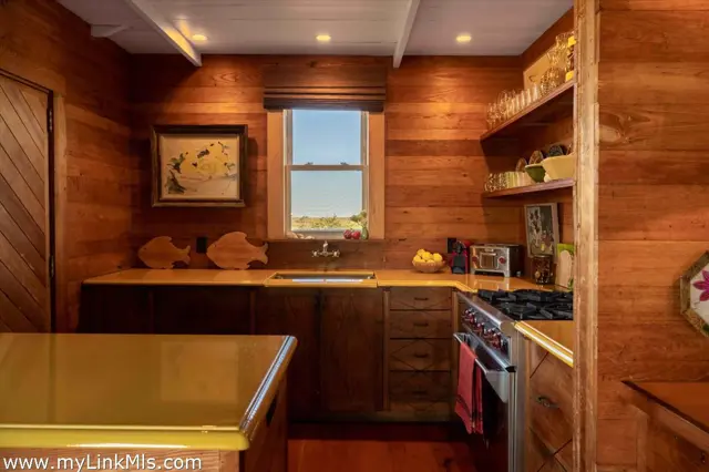 10 Waquoit Road photo