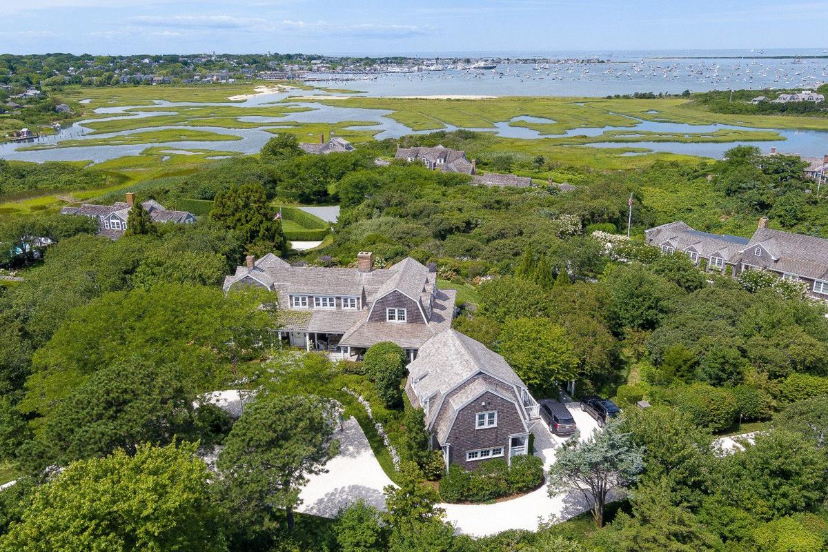 8 Monomoy Road, Nantucket — photo 1