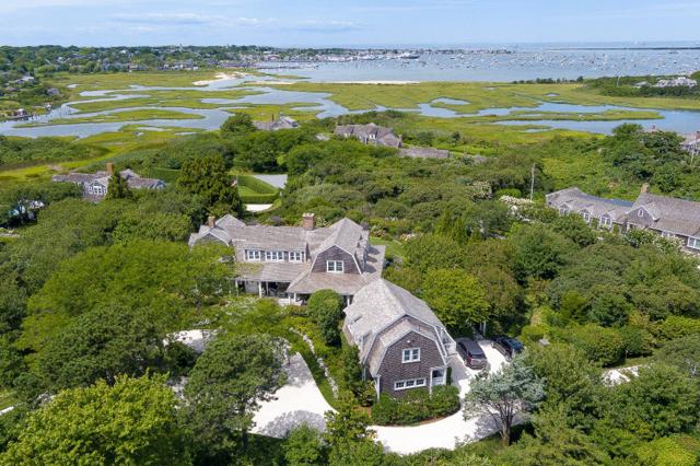 8 Monomoy Road, Nantucket