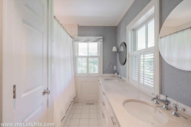 110 Baxter Road photo