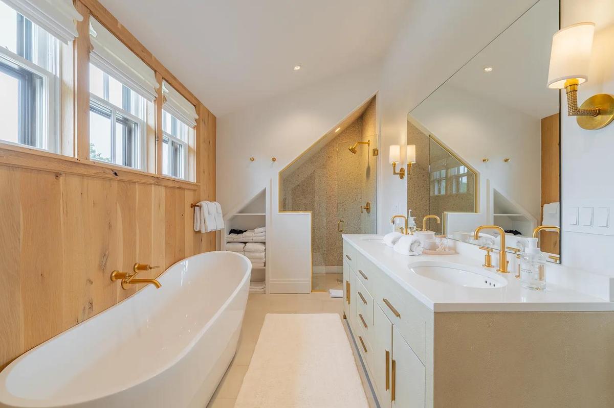 37 Vestal Street, Nantucket — photo 10