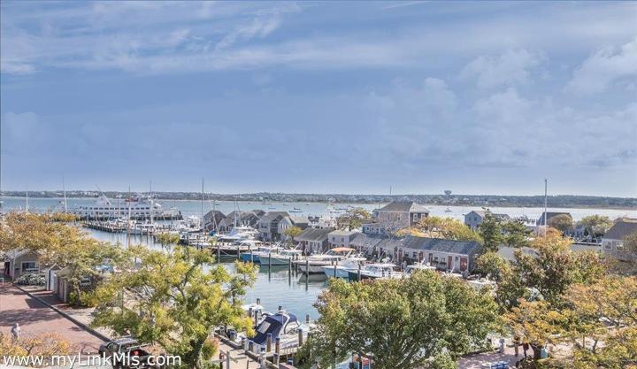 20 Straight Wharf #D, Nantucket — photo 2