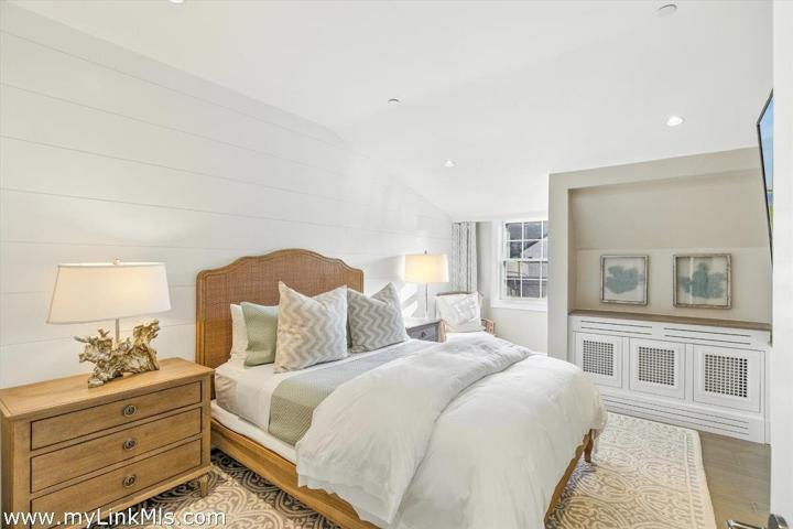 20 Straight Wharf #D, Nantucket — photo 15