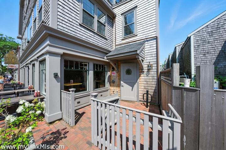 20 Straight Wharf #D, Nantucket — photo 25