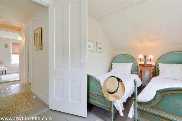 12 Cottage Avenue photo