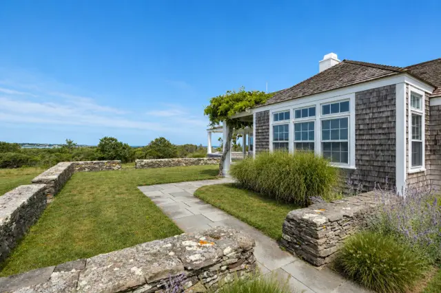 4 Black Walnut Lane photo
