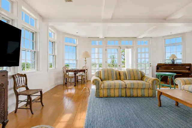 4 Black Walnut Lane photo