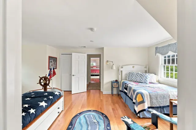 135 Surfside Road photo