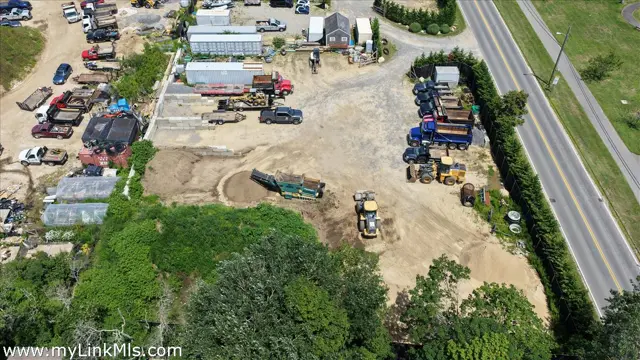 7 Airport Road photo
