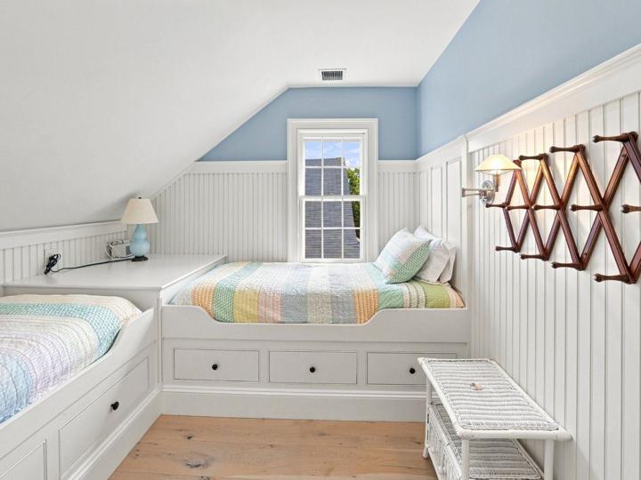 44 & 44B Pine Street, Nantucket — photo 27