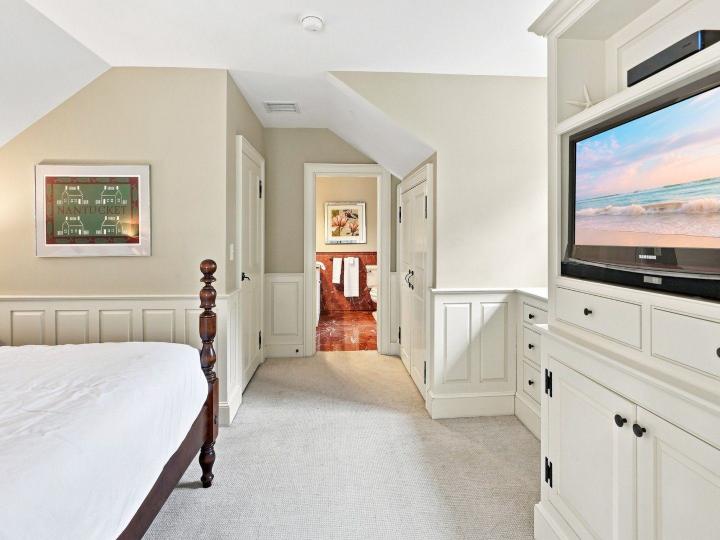 44 & 44B Pine Street, Nantucket — photo 22