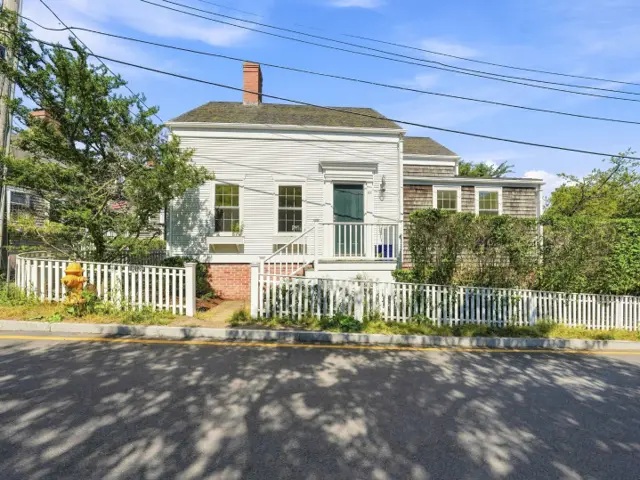 44 & 44B Pine Street photo