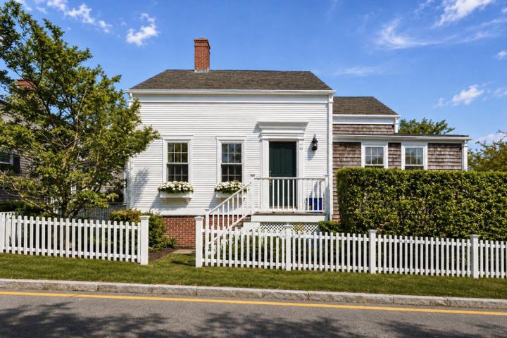44 & 44B Pine Street, Nantucket — photo 36