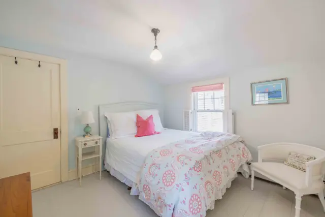 30 Pleasant Street photo