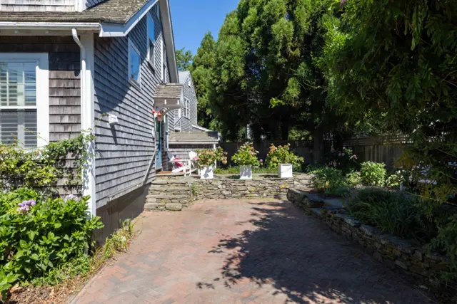 30 Pleasant Street photo