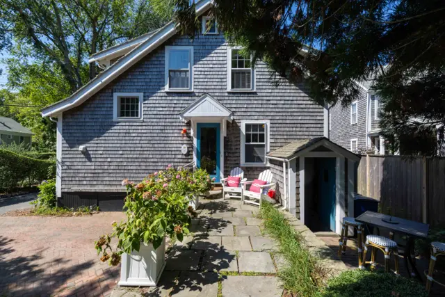30 Pleasant Street photo