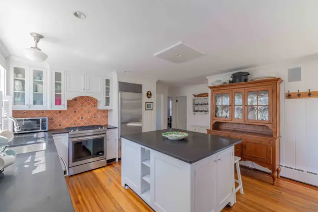 30 Pleasant Street photo