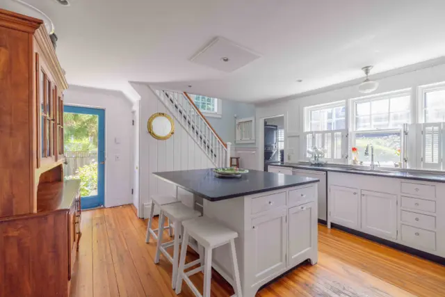 30 Pleasant Street photo