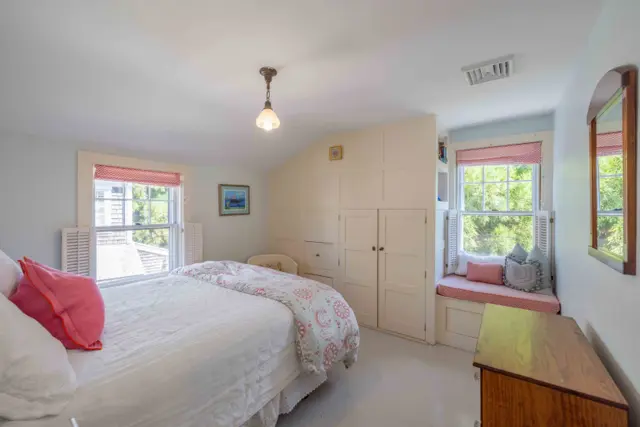 30 Pleasant Street photo