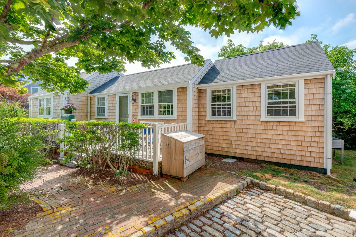 11 Stone Barn Way, Nantucket — photo 2