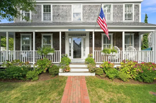 17 Washaman Avenue photo