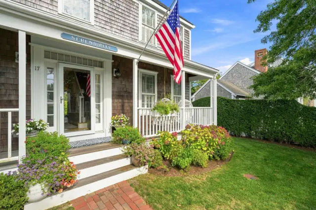 17 Washaman Avenue photo