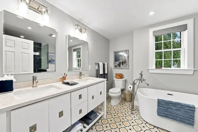 17 Washaman Avenue photo