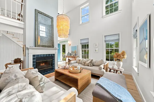 17 Washaman Avenue photo