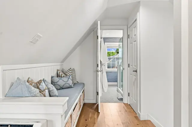 17 Washaman Avenue photo