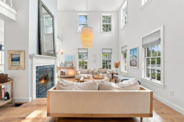 17 Washaman Avenue photo
