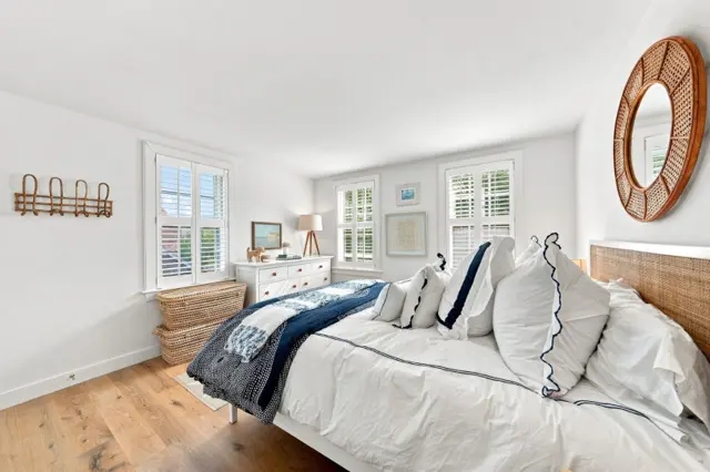 17 Washaman Avenue photo