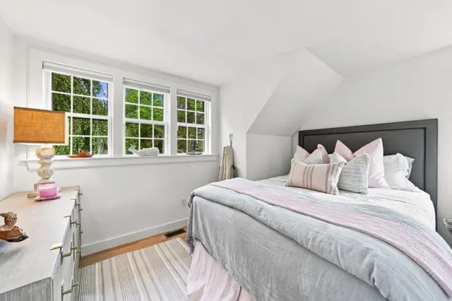 17 Washaman Avenue photo