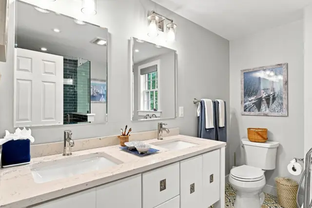 17 Washaman Avenue photo