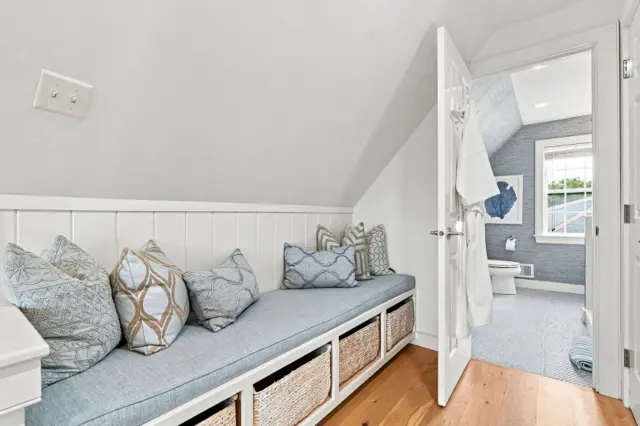 17 Washaman Avenue photo