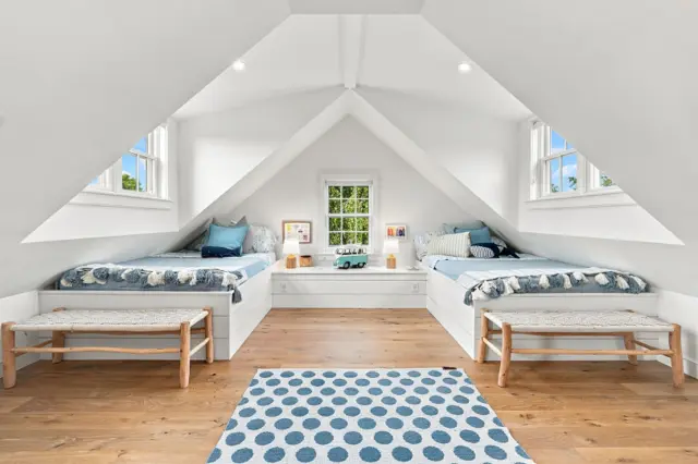 17 Washaman Avenue photo