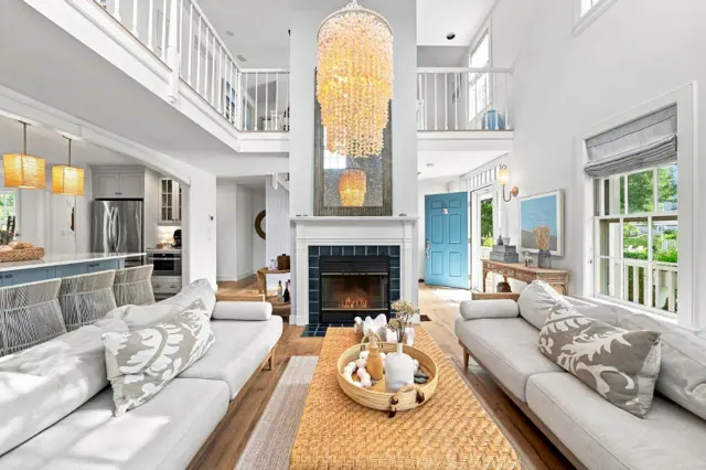17 Washaman Avenue photo
