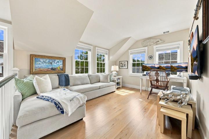 8 Fox Grape Lane, Nantucket — photo 18