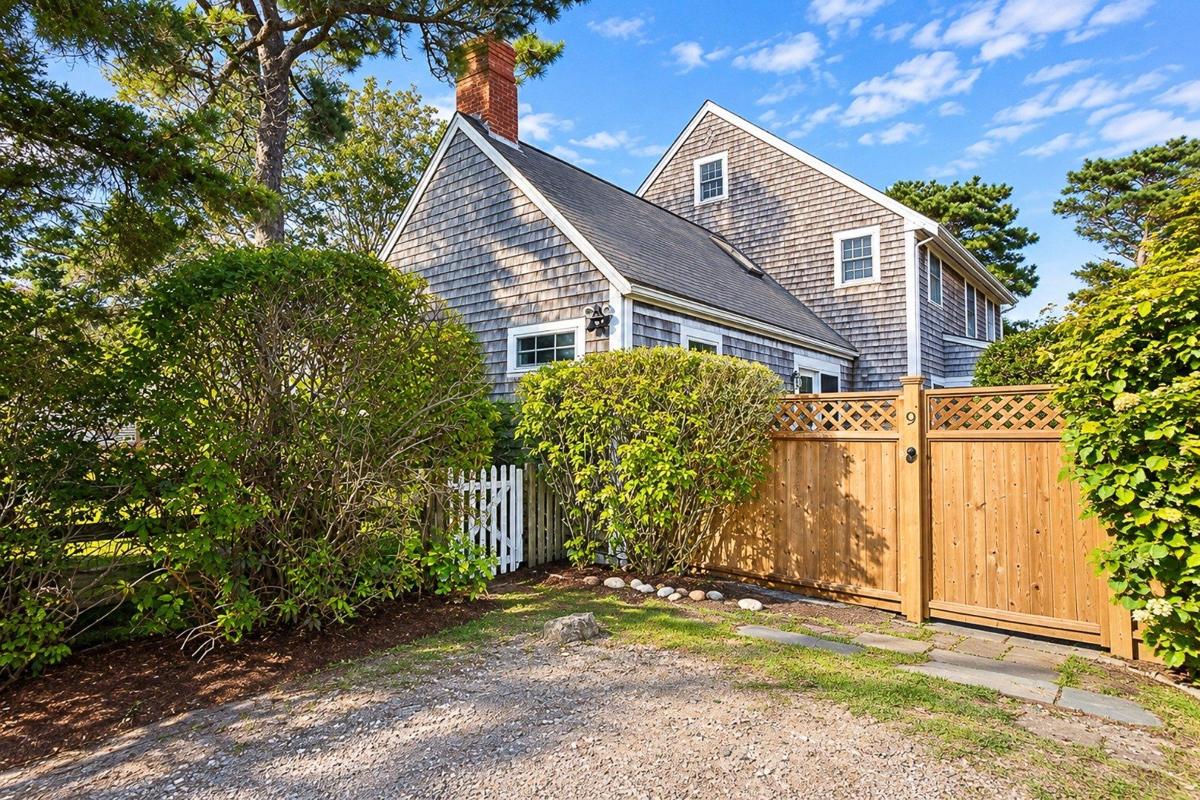 9 Mary Ann Drive, Nantucket — photo 3