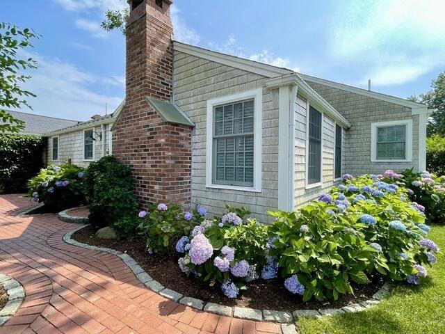 6B Stone Barn Way, Nantucket — photo 1