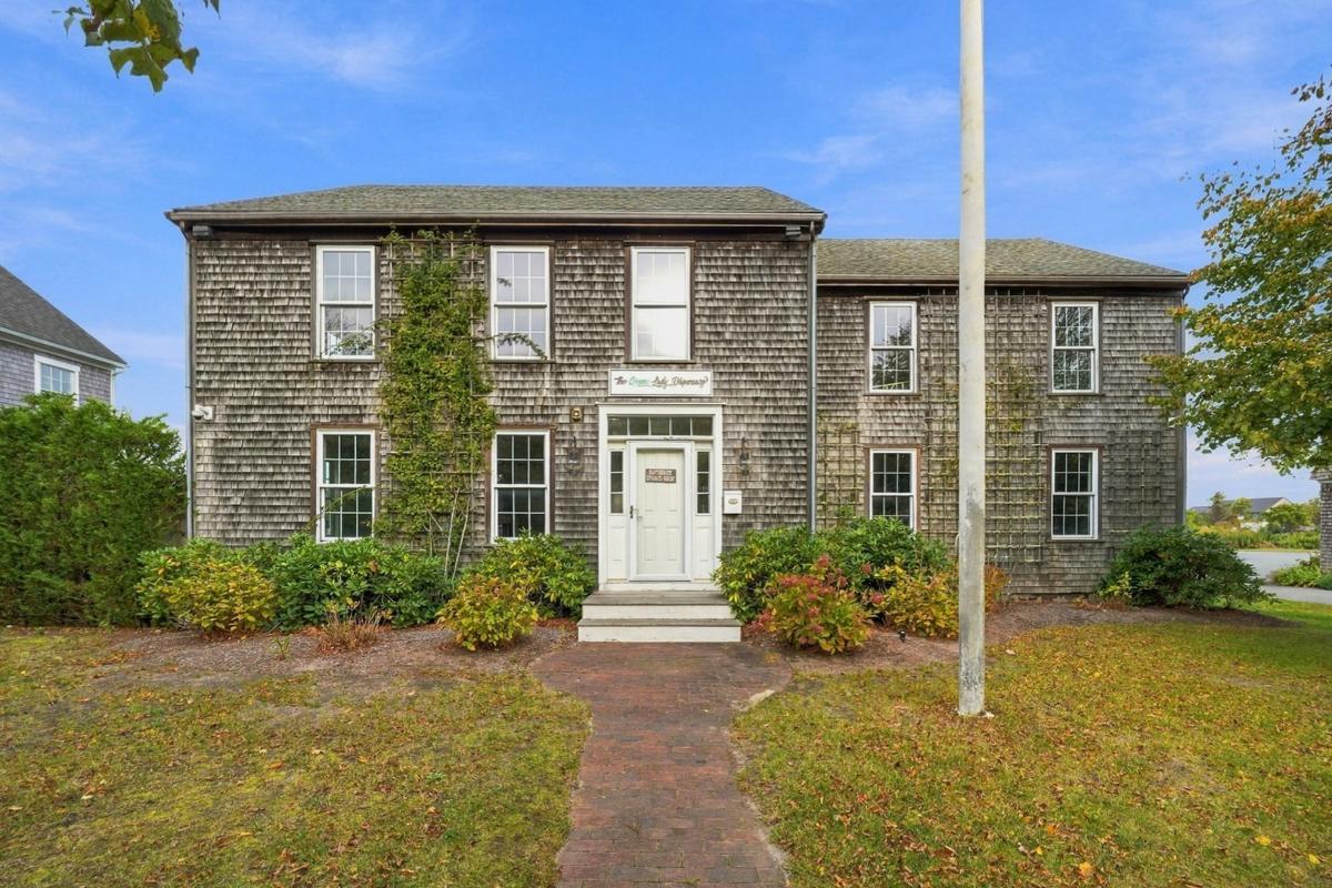 11 Amelia Drive, Nantucket — photo 1